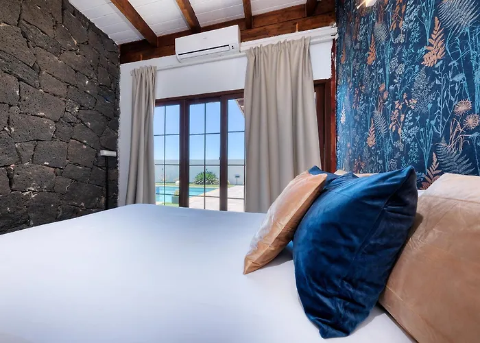 Macher Piscina Y Bar Piscina * Tías