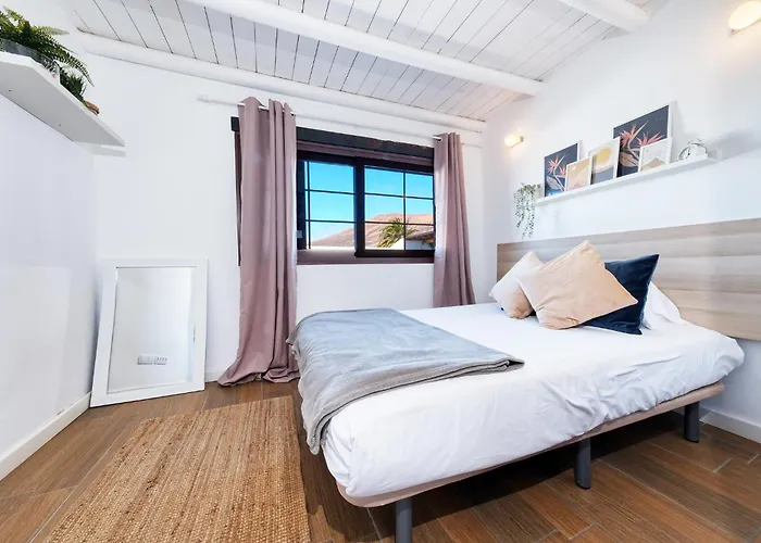 Macher Piscina Y Bar Piscina Tías