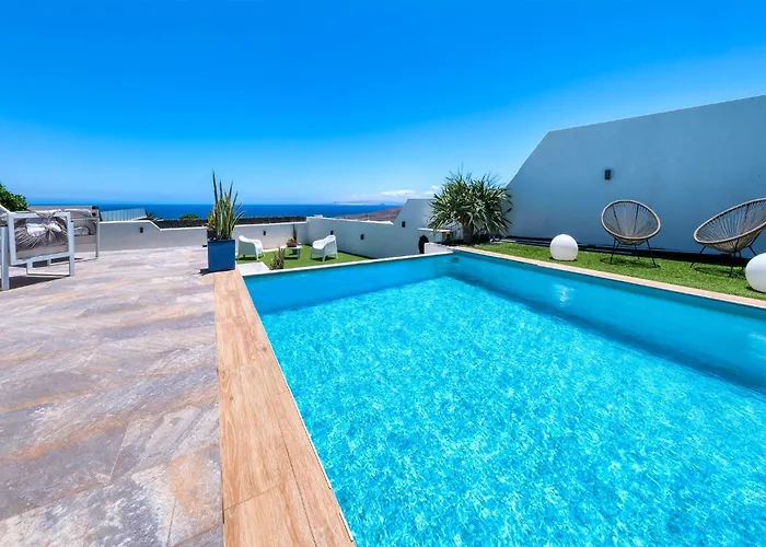 Macher Piscina Y Bar Piscina