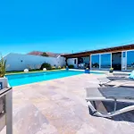 Macher Piscina Y Bar Piscina