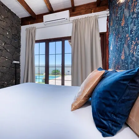 Macher Piscina Y Bar Piscina * Tias