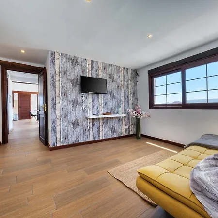 Macher Piscina Y Bar Piscina Villa Tias