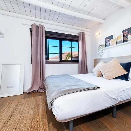 Macher Piscina Y Bar Piscina Tías