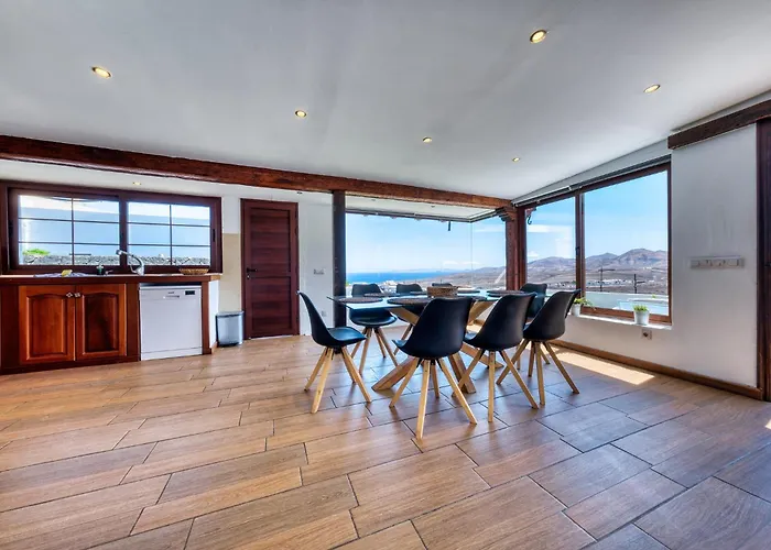 Macher Piscina Y Bar Piscina * 티아즈