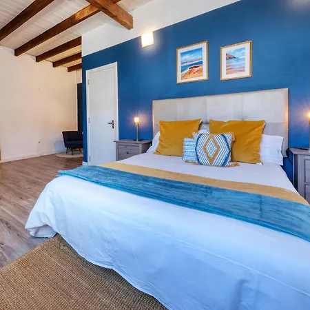 Macher Piscina Y Bar Piscina