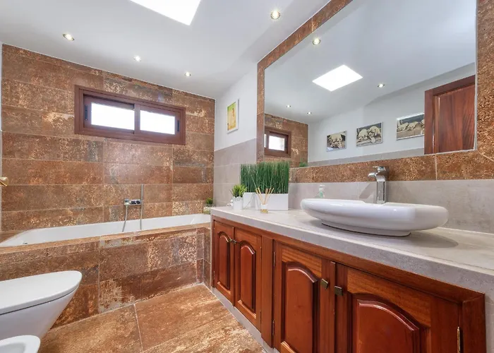 Macher Piscina Y Bar Piscina Willa *