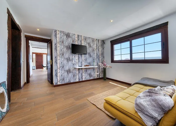 Macher Piscina Y Bar Piscina Willa Tías